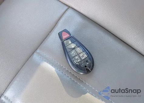 2013 Chrysler Town & Country Touring из США, поврежденный, VIN 2C4RC1BG6DR604565